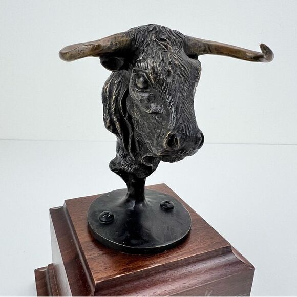Wall Street Bull Head Sculpture Bronzed Bust - Picture 5 of 12